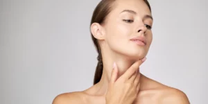 Mezoterapia mikroigłowa Dermapen twarzy i szyi w klinice Re Vitae Kielce