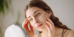 Zabieg IPL na czoło w leczeniu rumienia i trądziku różowatego w klinice Re Vitae Kielce