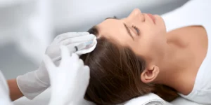 Zabieg z tropokolagenem na skórę głowy – wsparcie dla włosów i skóry głowy w Re Vitae Kielce