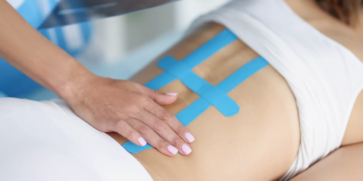 Zabieg kinesiotapingu w klinice Re Vitae